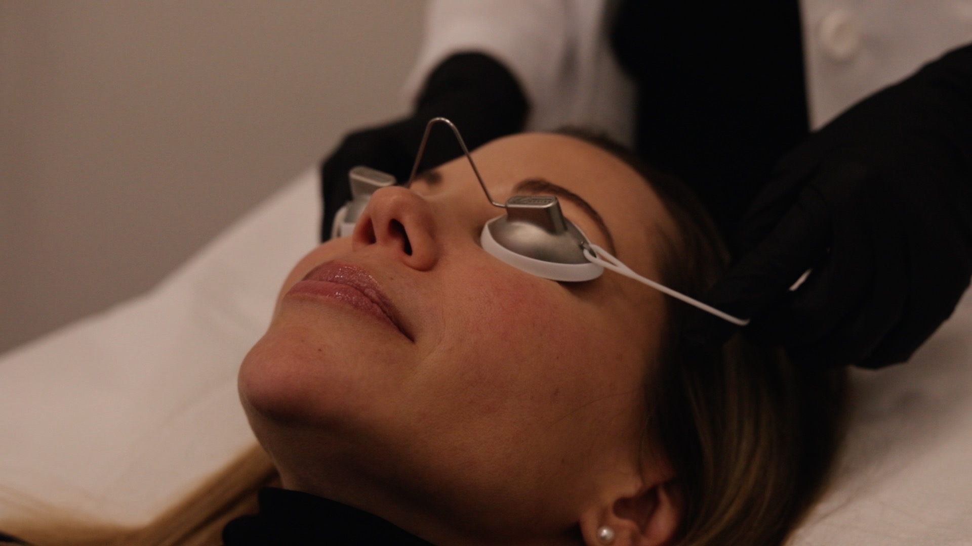 up close Laser Genesis treatment for women